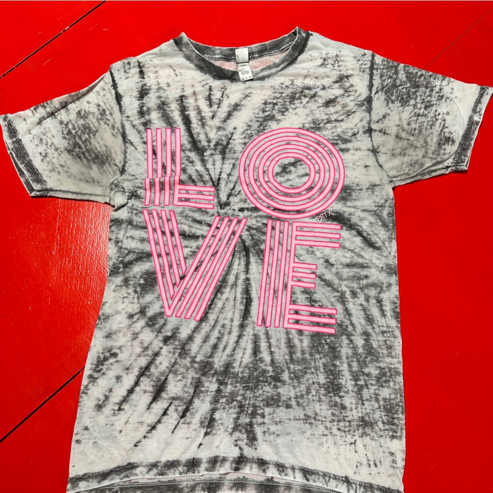 COLORTONE BURNOUTTEE SHIRT PINK LOVE GRAPHICS short sleeve tee shirt